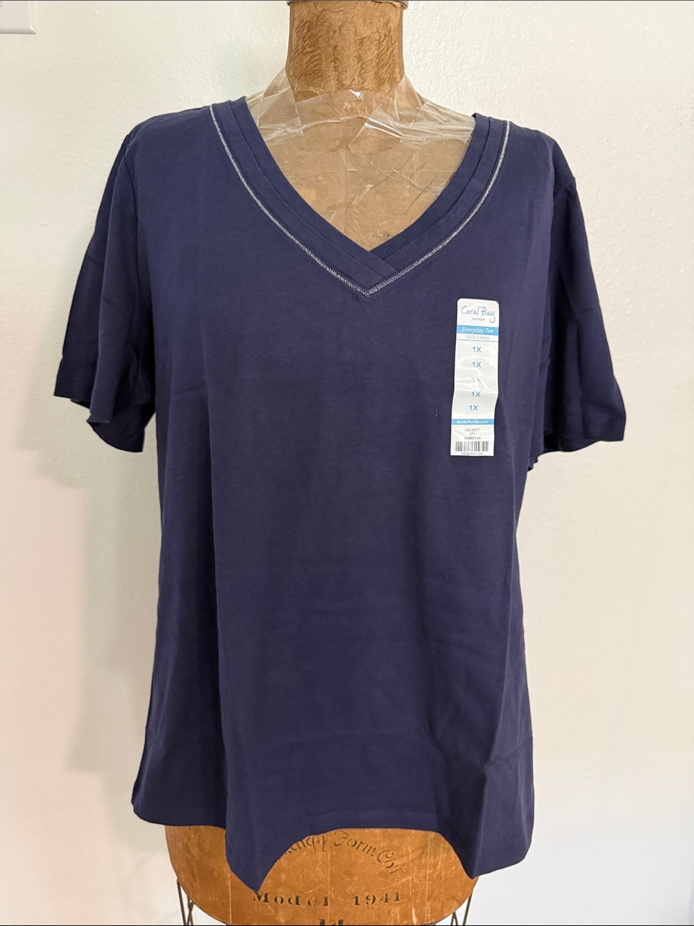NWT Coral Bay Classic Navy Cotton V-Neck Women's Top Size 1X & 2X